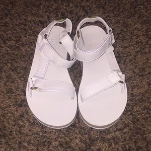 NEW white leather TEVA